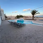 Piedranegra * Tías