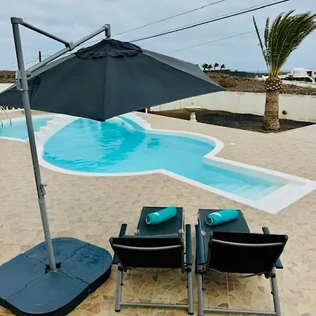Piedranegra * Tias