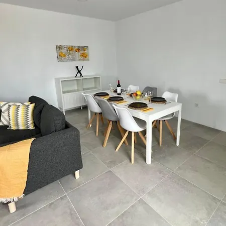 Piedranegra Nyaraló Tías