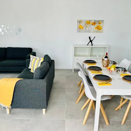 Piedranegra Тиас